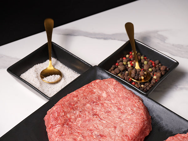 Australian Wagyu hamburger patties 16 or 32 oz  close up- Halal Wagyu Burger Patties